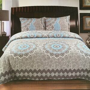 Luxury 3PCS bedspread/Quilt set king/Cali king size, brand New, gray blue color